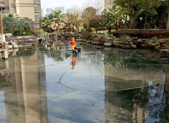 小金景观池淤泥清理