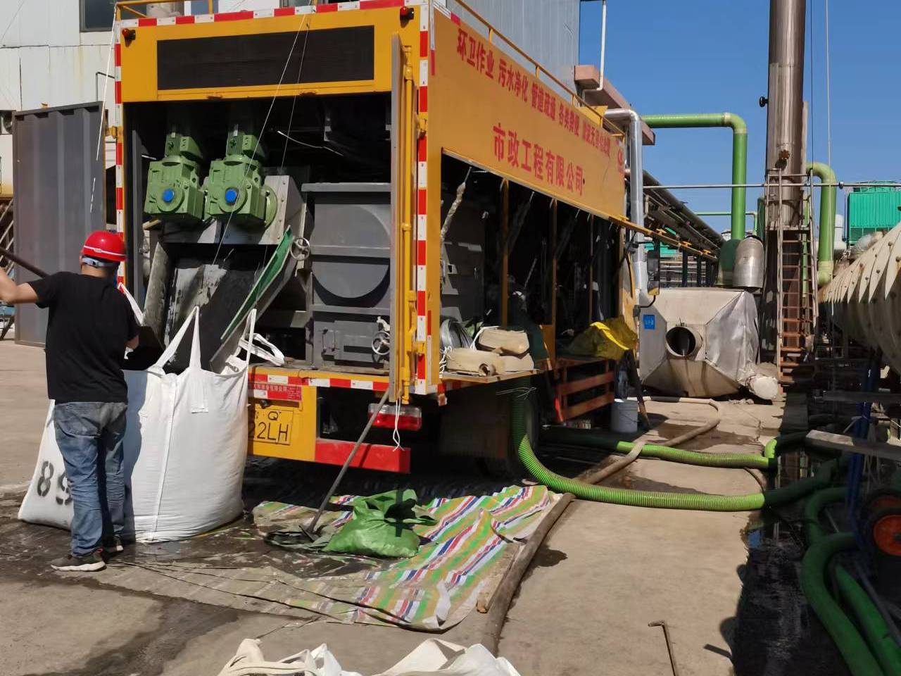 小金淤泥压干处理